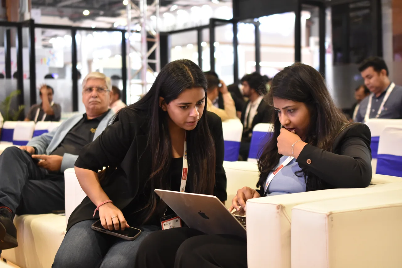 Rolling Squares at work on site during SFI Expo